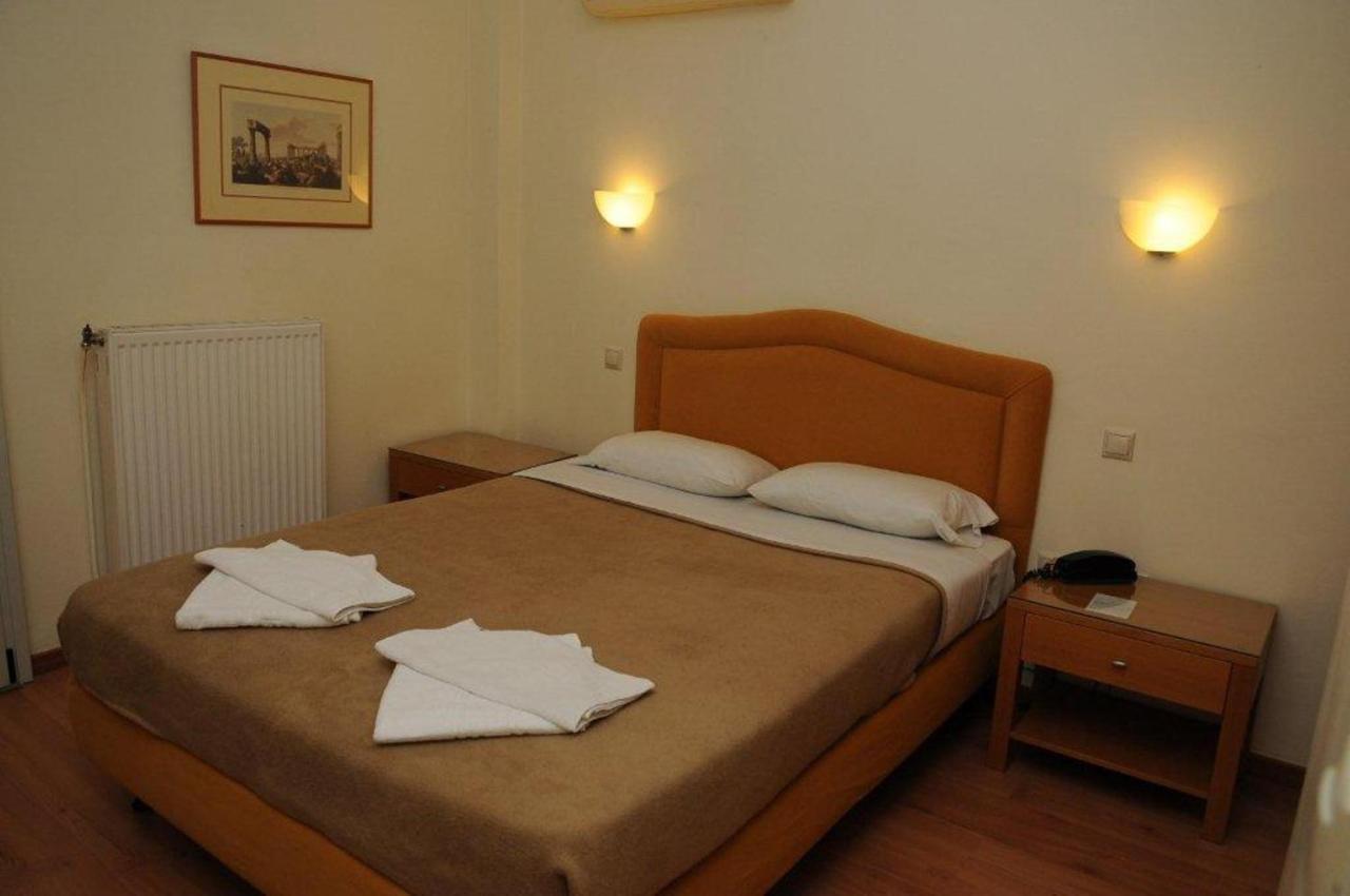 Hotel Pantheon Markópoulon Cameră foto